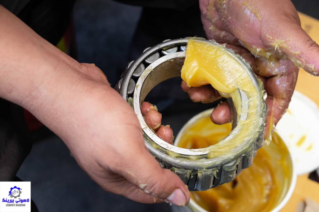 🔧 راهنمای کامل گریس و روانکنندهها | هر آنچه باید در سال 2025 بدانید 3 گریس و روانکنندهها